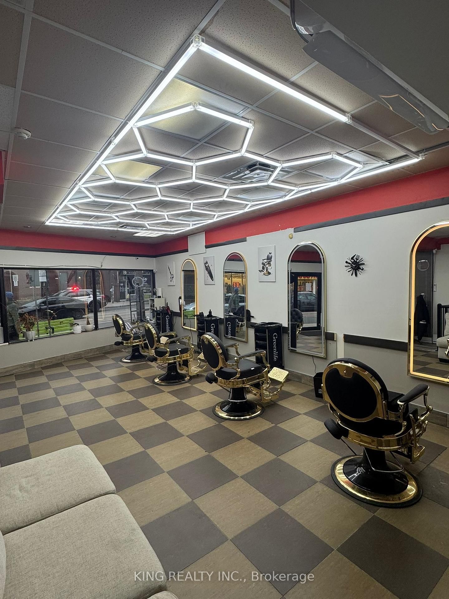 733 BROADVIEW Avenue - Photo 4