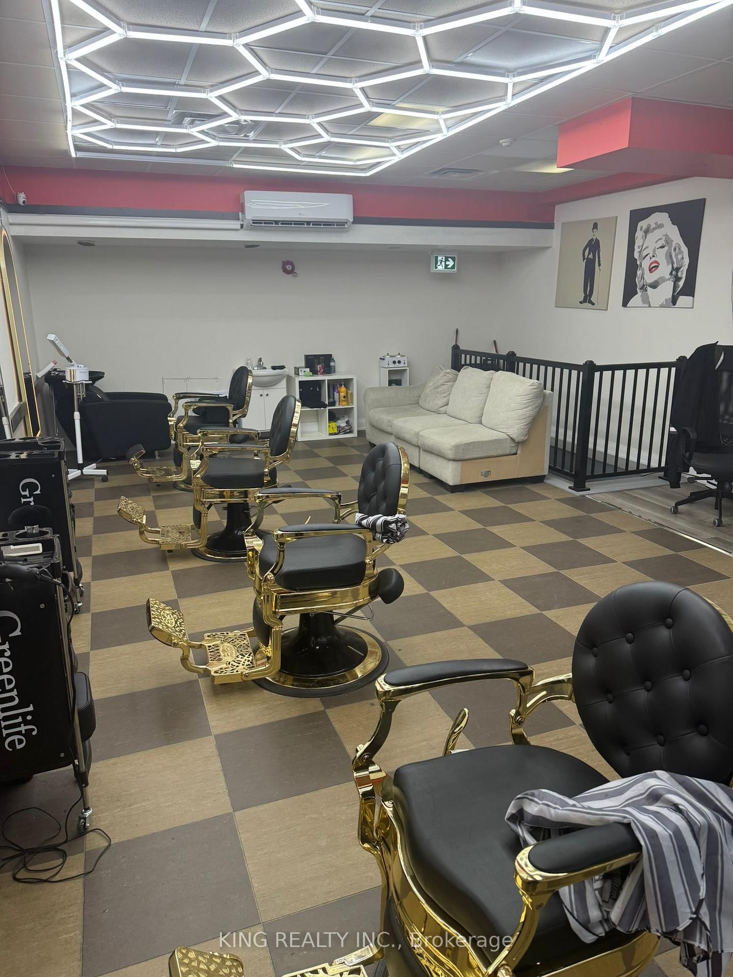 733 BROADVIEW Avenue - Photo 5