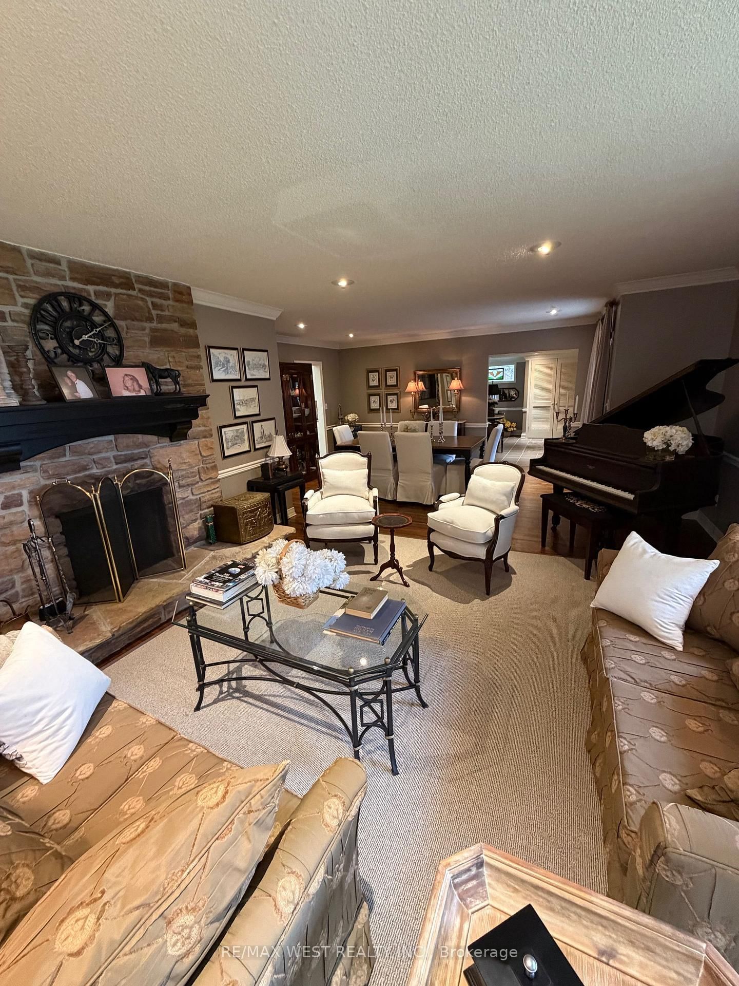 1184 Kingston Road - Photo 28