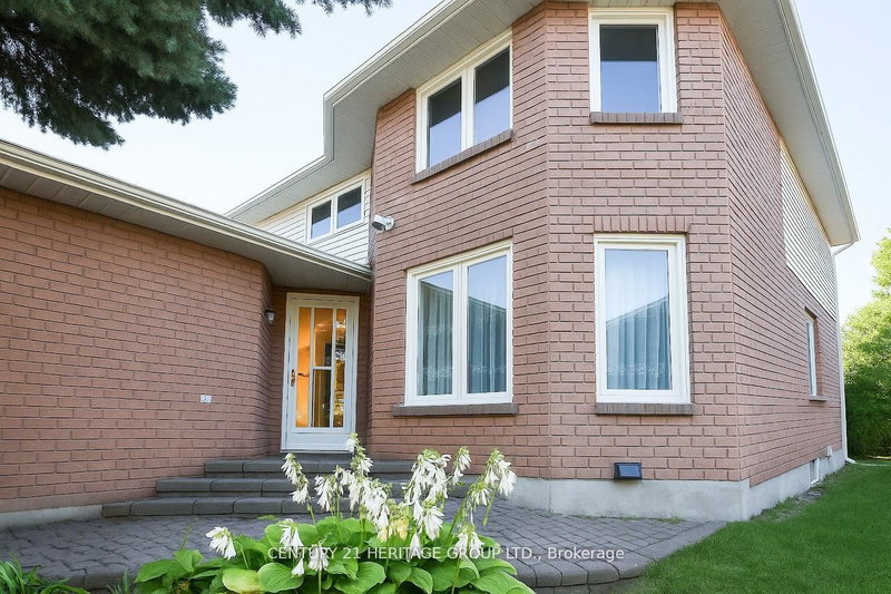 824 Thornton Rd N, Oshawa, L1J 7N2 | Image 3