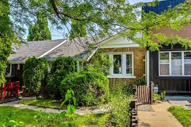 Upper - 317 Victoria Park Avenue