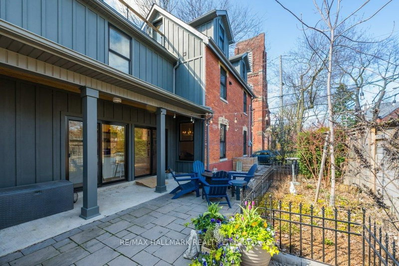 235 Boulton Ave, Toronto, M4M 2J8 | Image 2