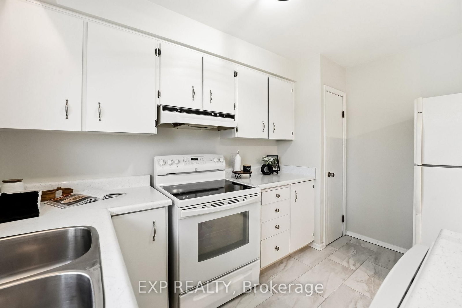 Listing Image 17