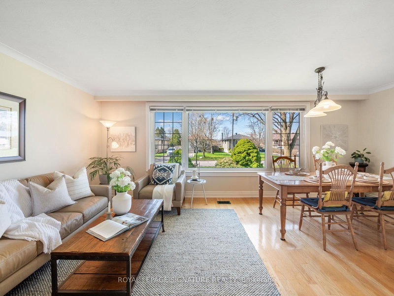 9 Wincrest Dr, Toronto, M1P 4J3 | Image 2