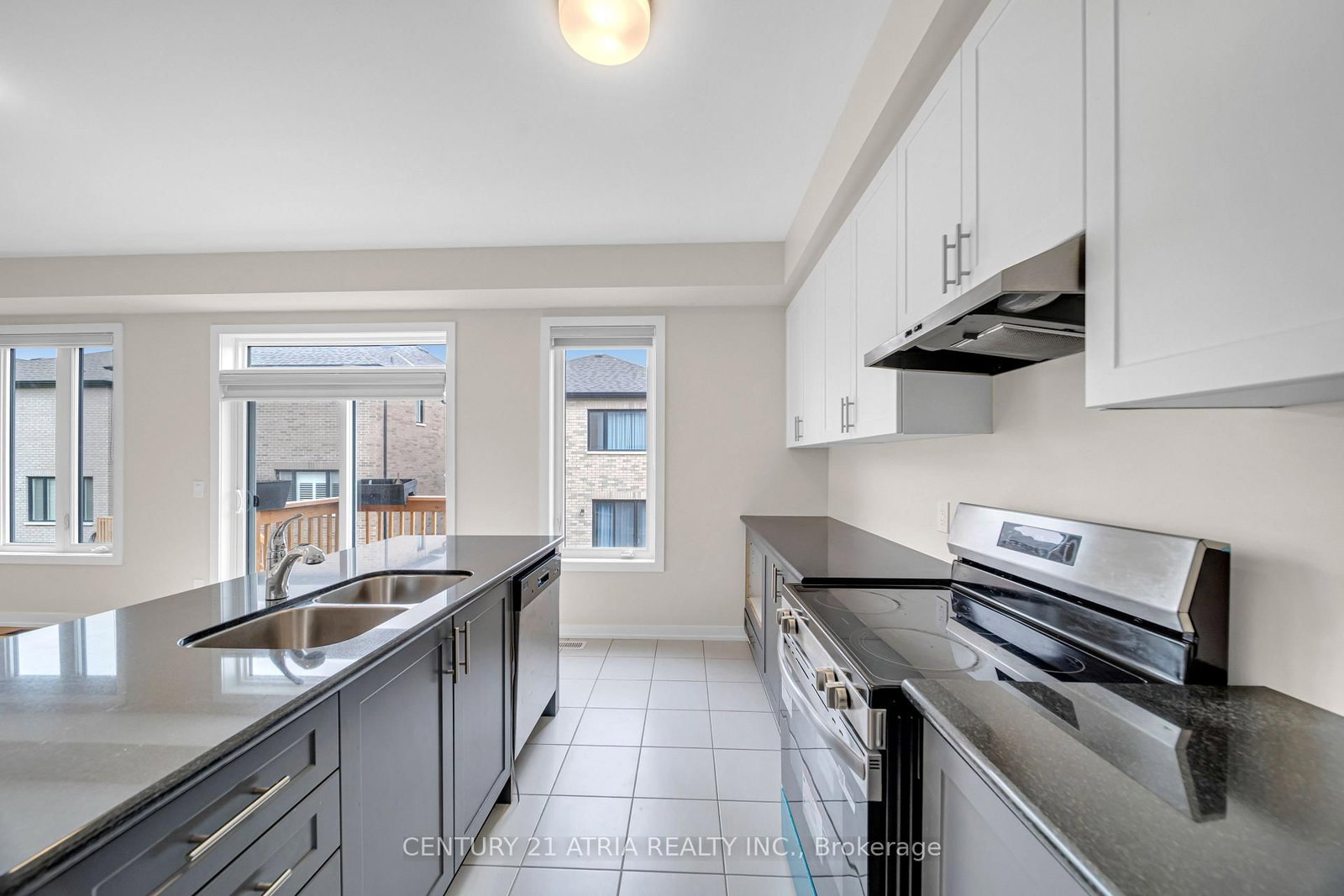 1838 Narcissus Gardens - Photo 11