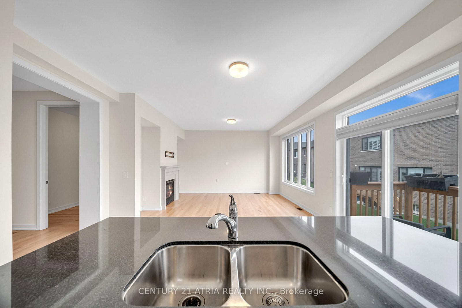 1838 Narcissus Gardens - Photo 13