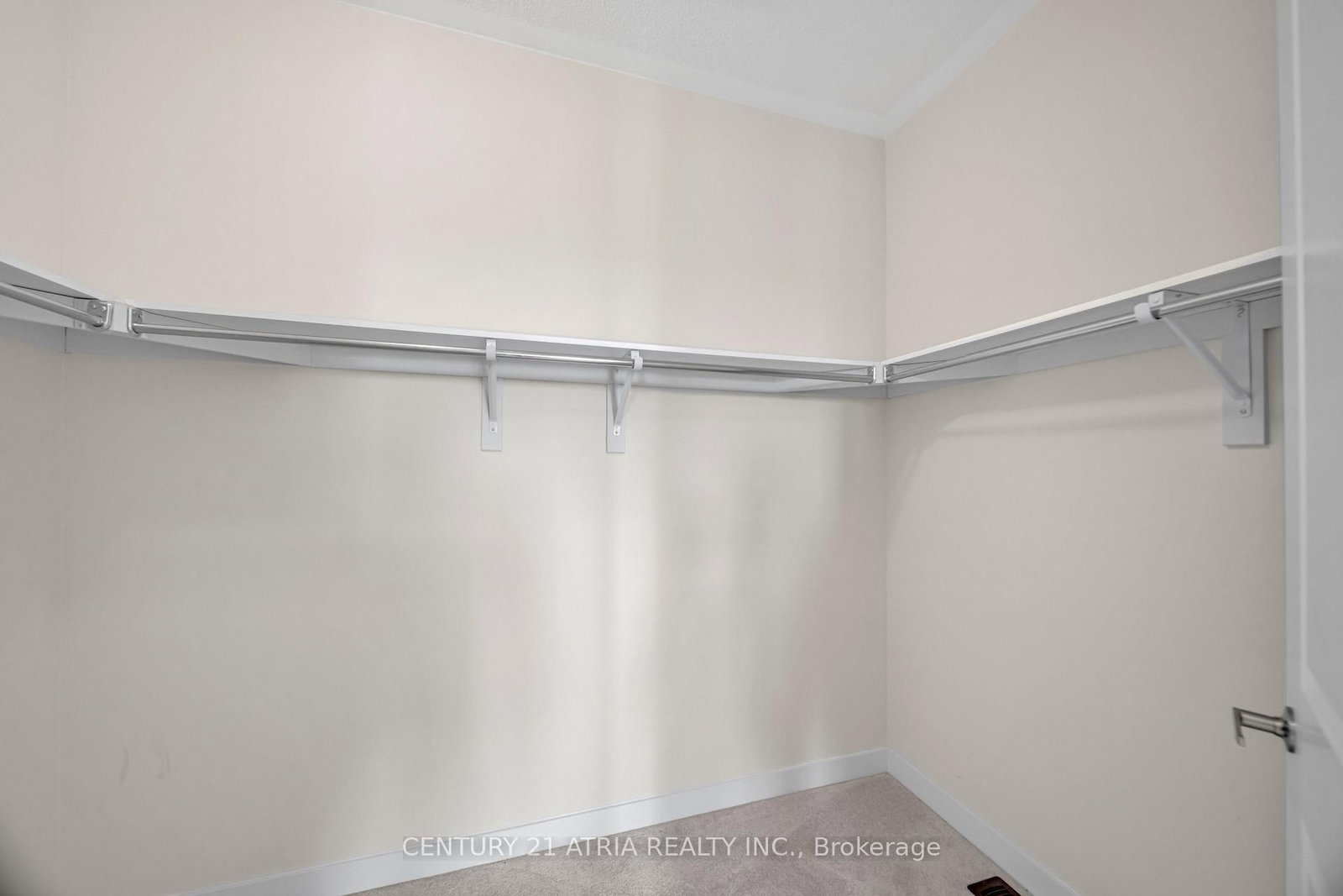 1838 Narcissus Gardens - Photo 20