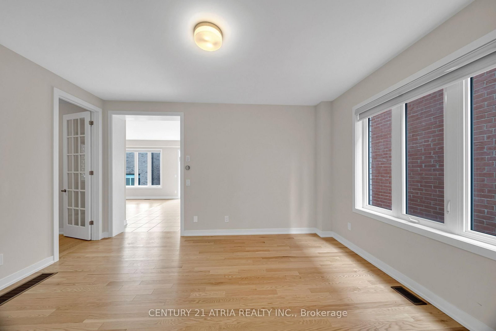 1838 Narcissus Gardens - Photo 4