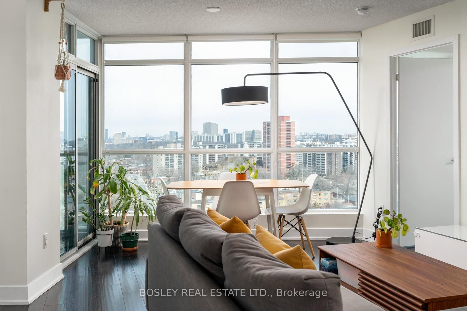 1048 Broadview Avenue, Unit 1807 - Photo 10