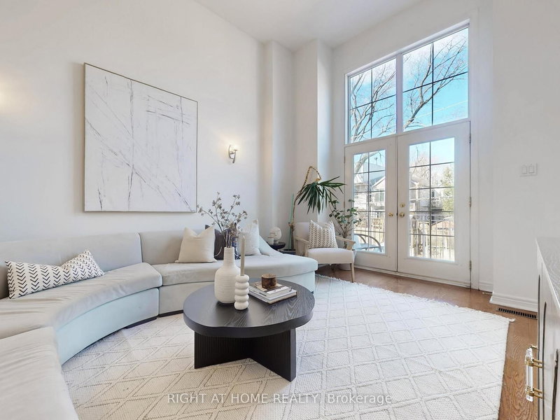 1021 Craven Rd, Toronto, M4J 4V7 | Image 3