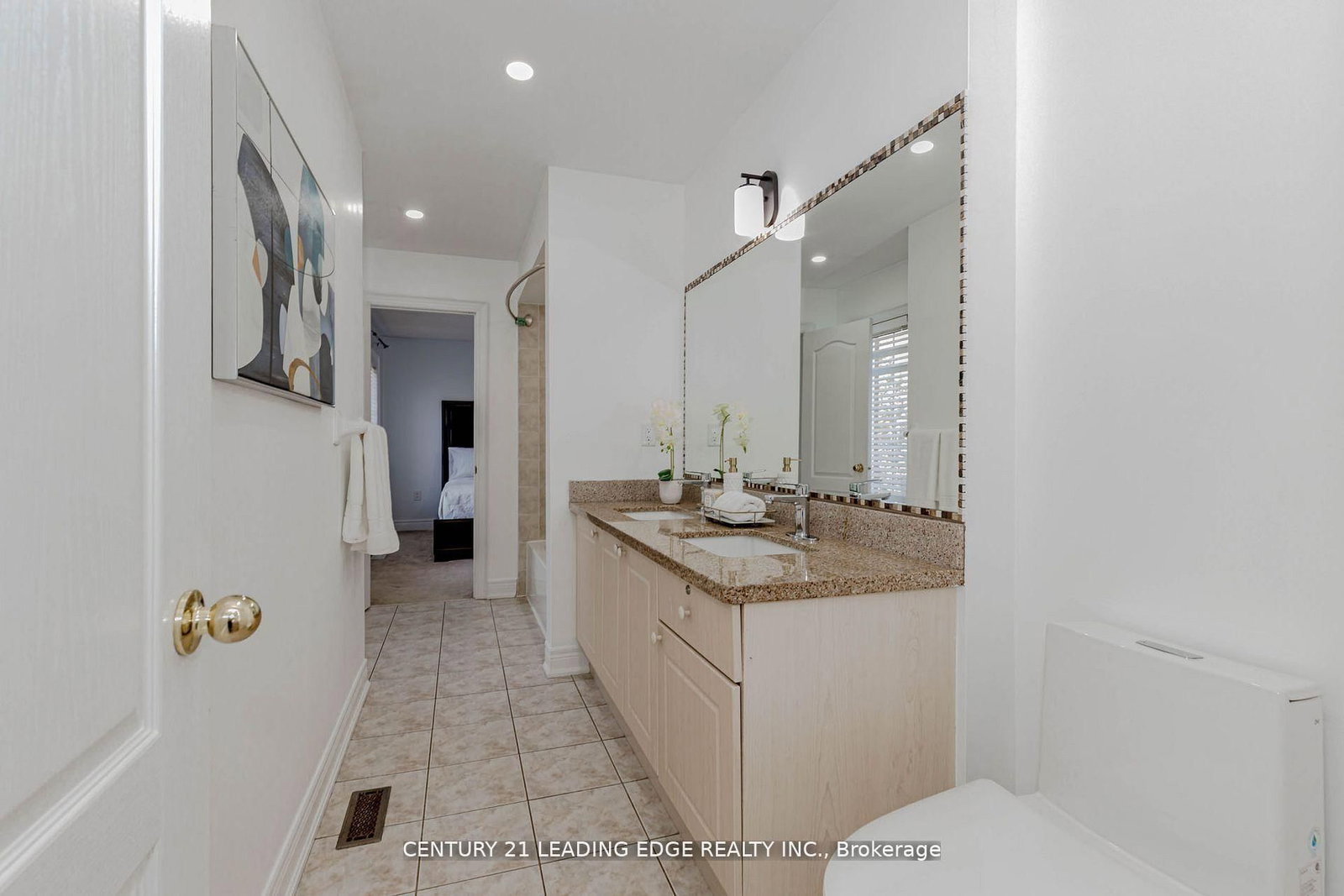 15 Alden Square - Photo 32