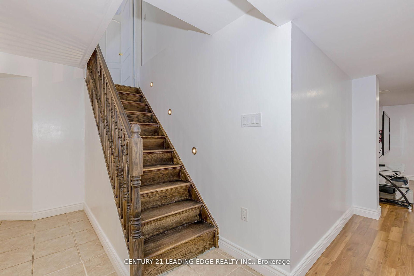 15 Alden Square - Photo 36