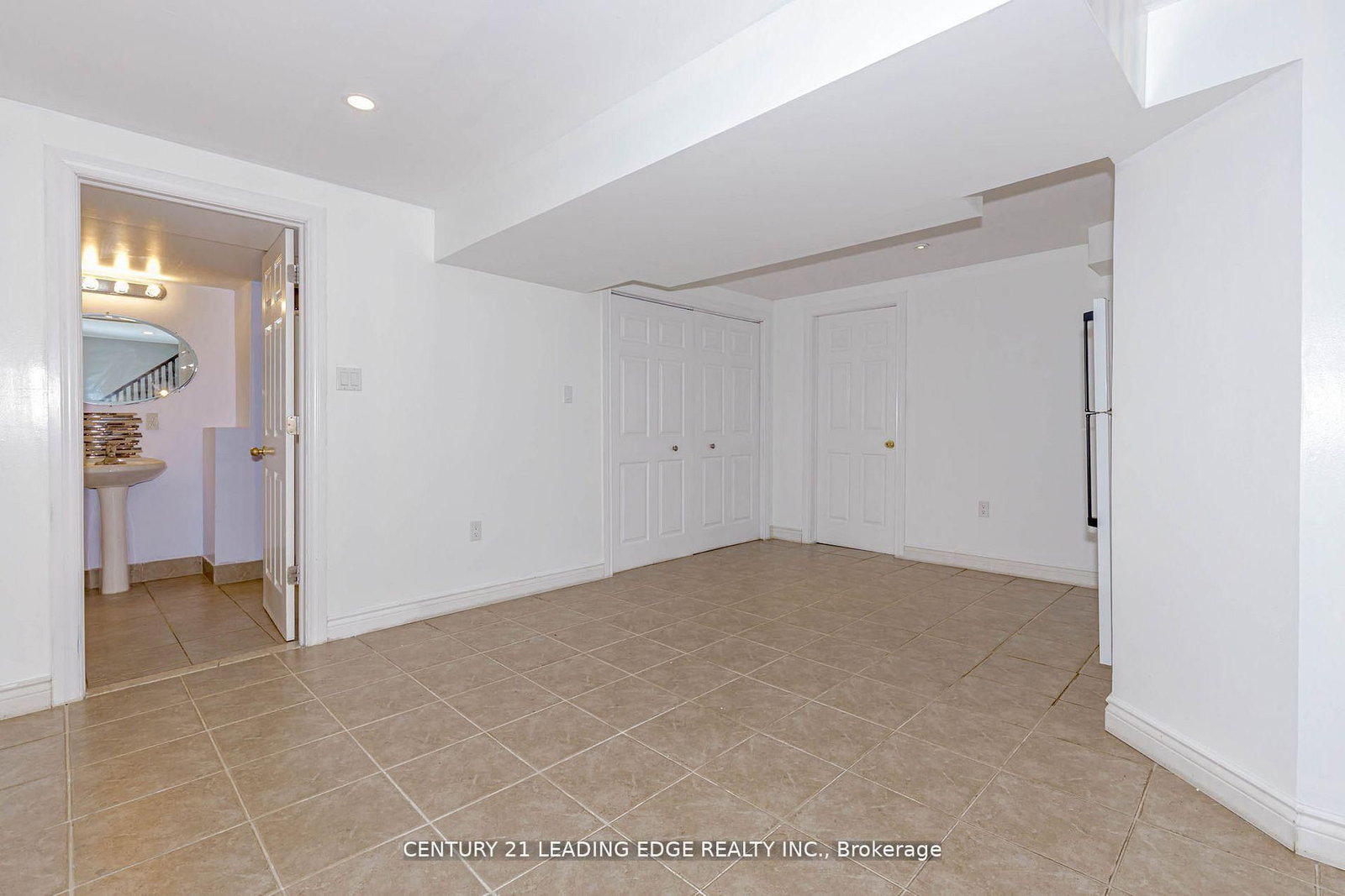 15 Alden Square - Photo 40