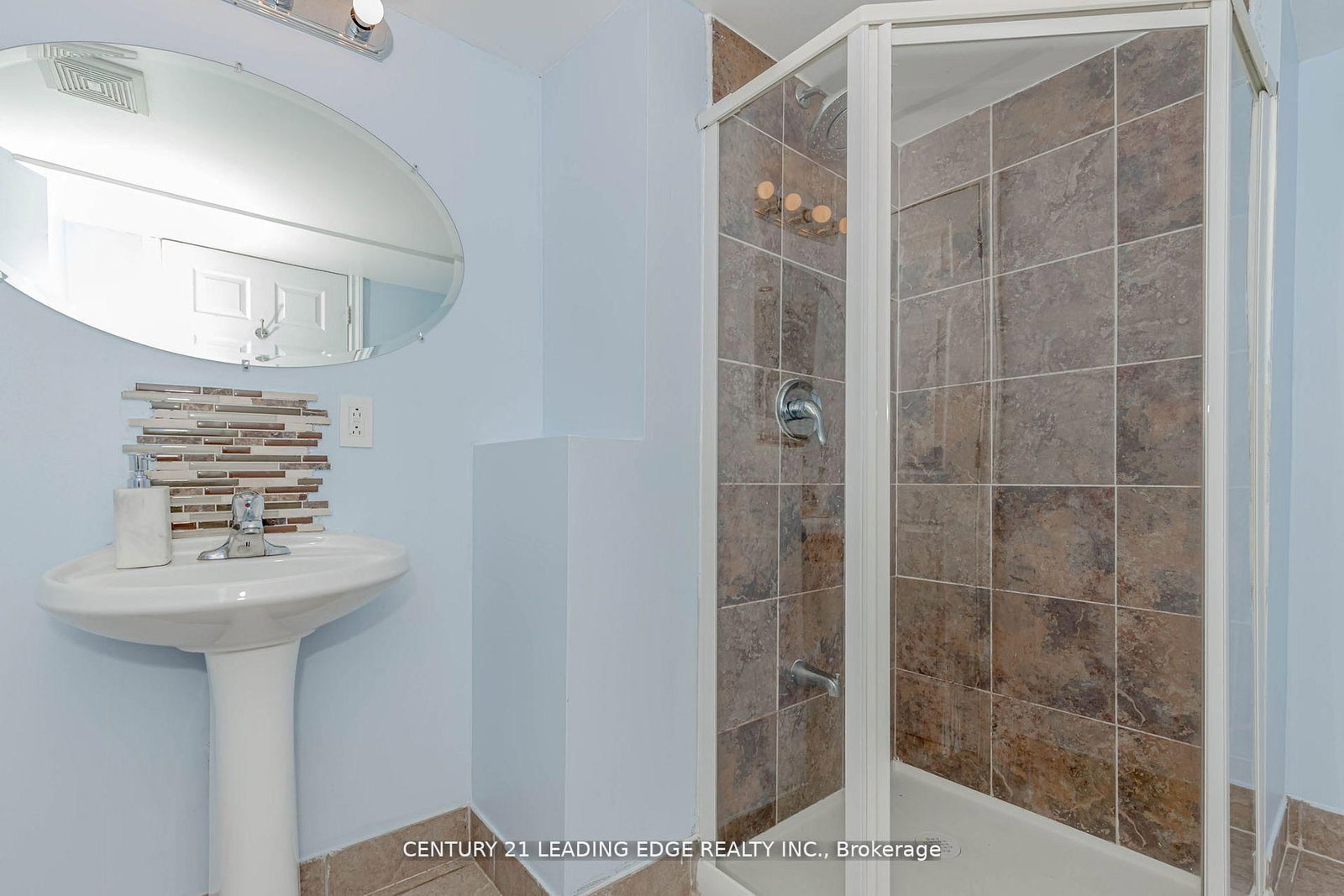 15 Alden Square - Photo 43