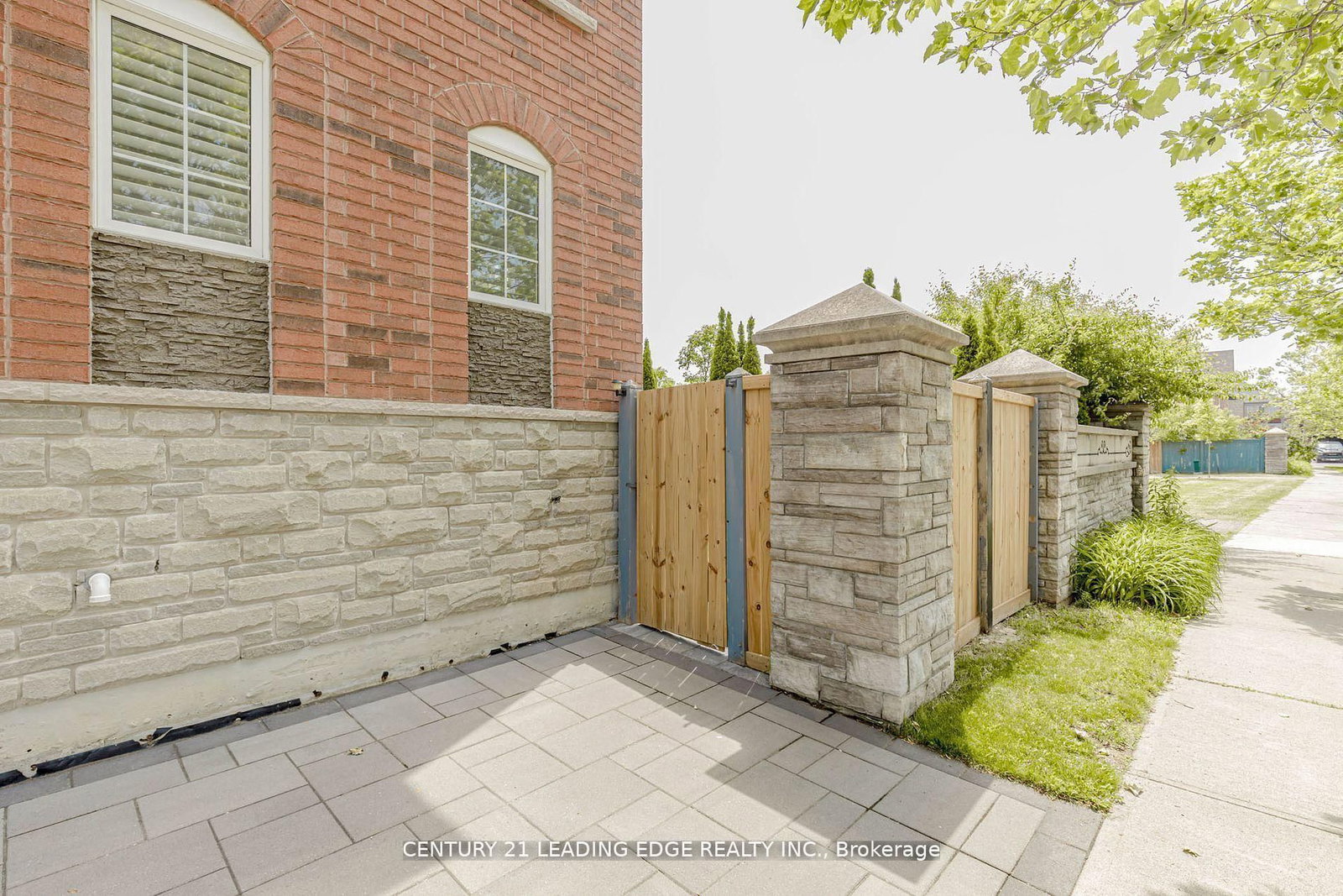 15 Alden Square - Photo 44