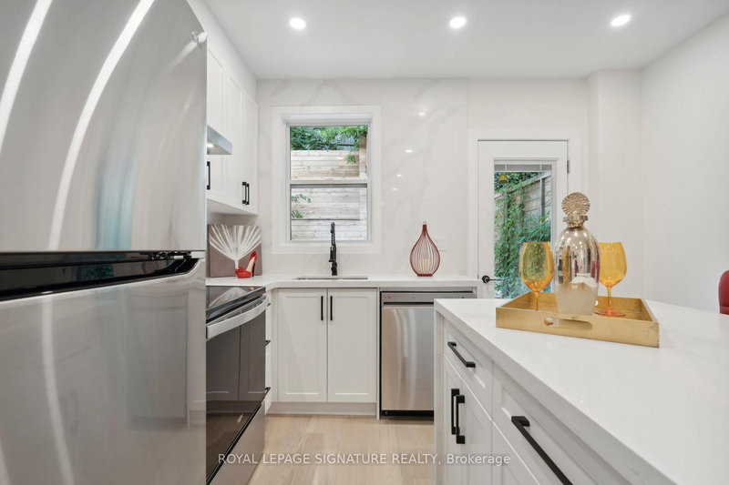 36 Tennis Cres, Toronto, M4K 1J3 | Image 3