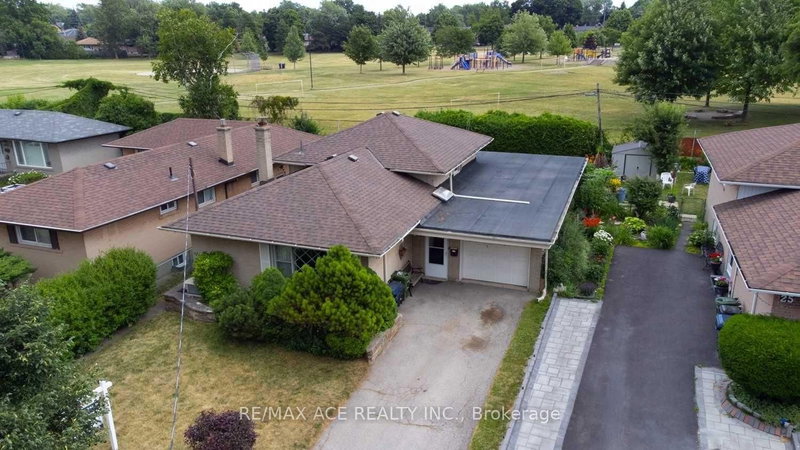 Main - 27 Oakridge Dr, Toronto, M1M 2A5 | Image 2