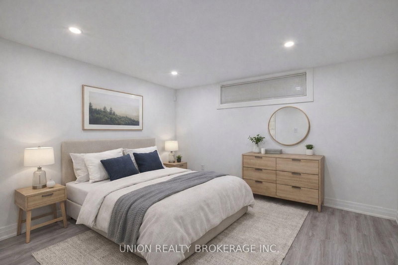 Lower - 15 Ivy Ave, Toronto, M4L 2H6 | Image 3