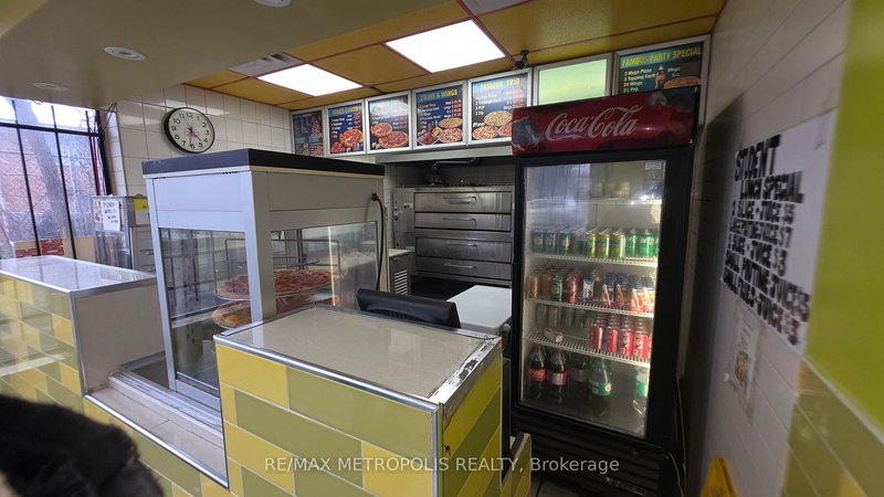 1947 Victoria Park Ave, Toronto, M1R 1V1 | Image 2