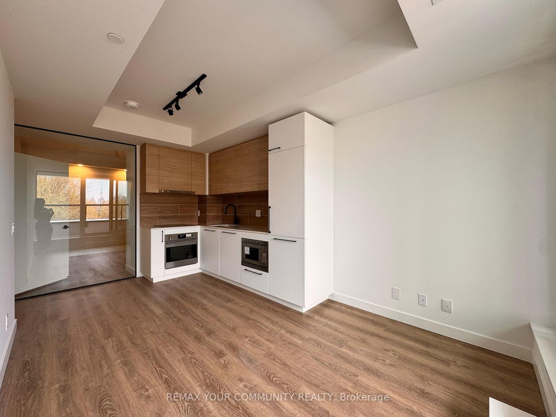 323 - 1050 Eastern Ave, Toronto, M4L 0B7 | Image 2