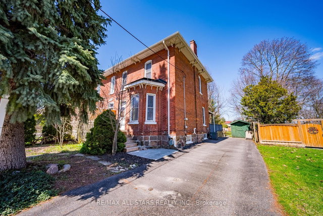 32 Wellington Street