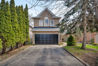 1064 Moorelands Crescent