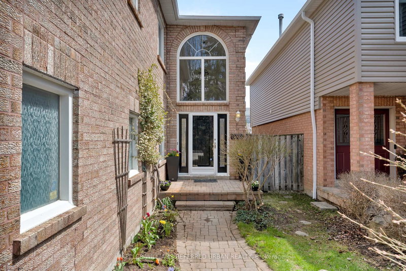 1064 Moorelands Cres, Pickering, L1W 3K4 | Image 3