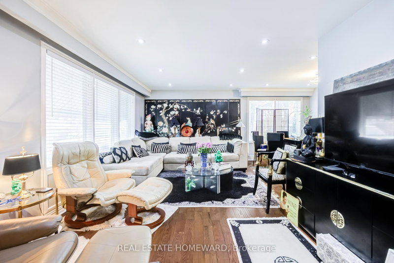 4 Moorecroft Cres, Toronto, M1K 3V1 | Image 2