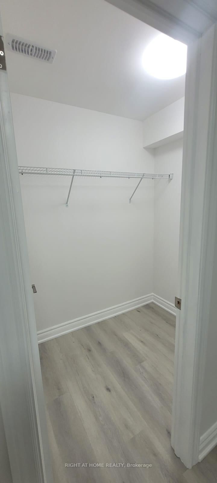 32 Auckland Drive E, Unit BSMT - Photo 8