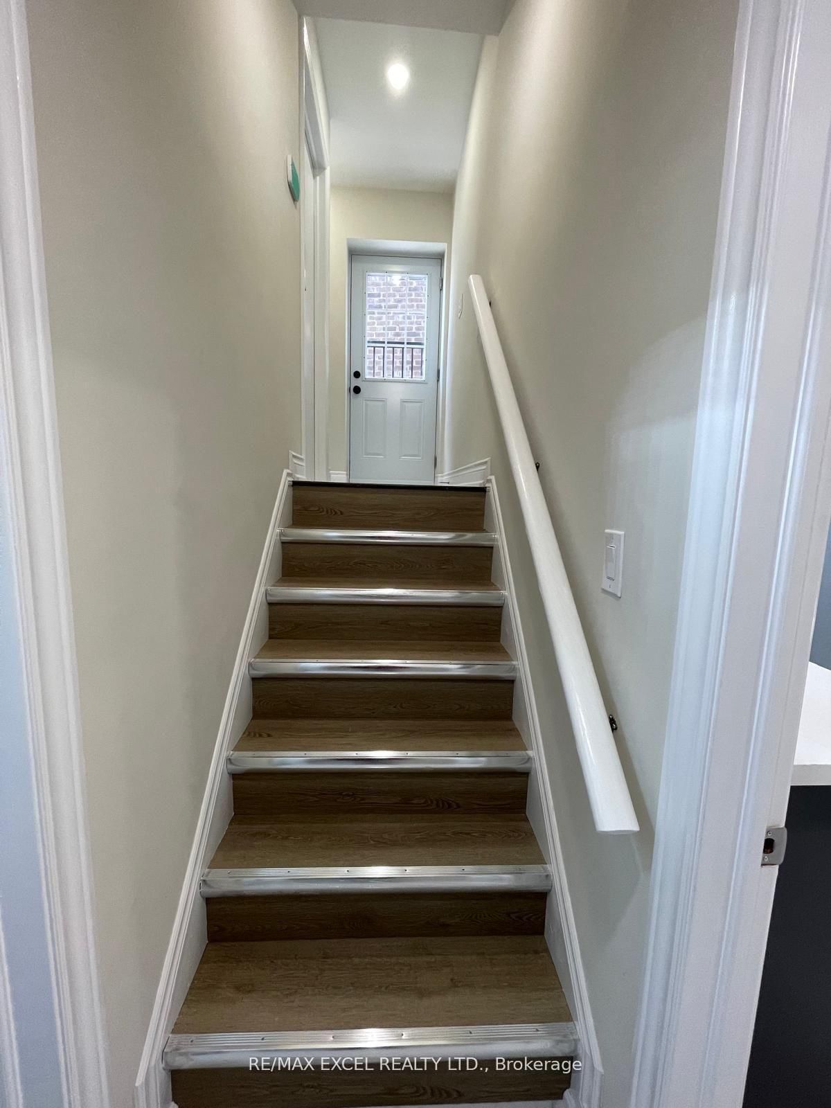 125 Sharavogue Avenue, Unit Basement - Photo 10