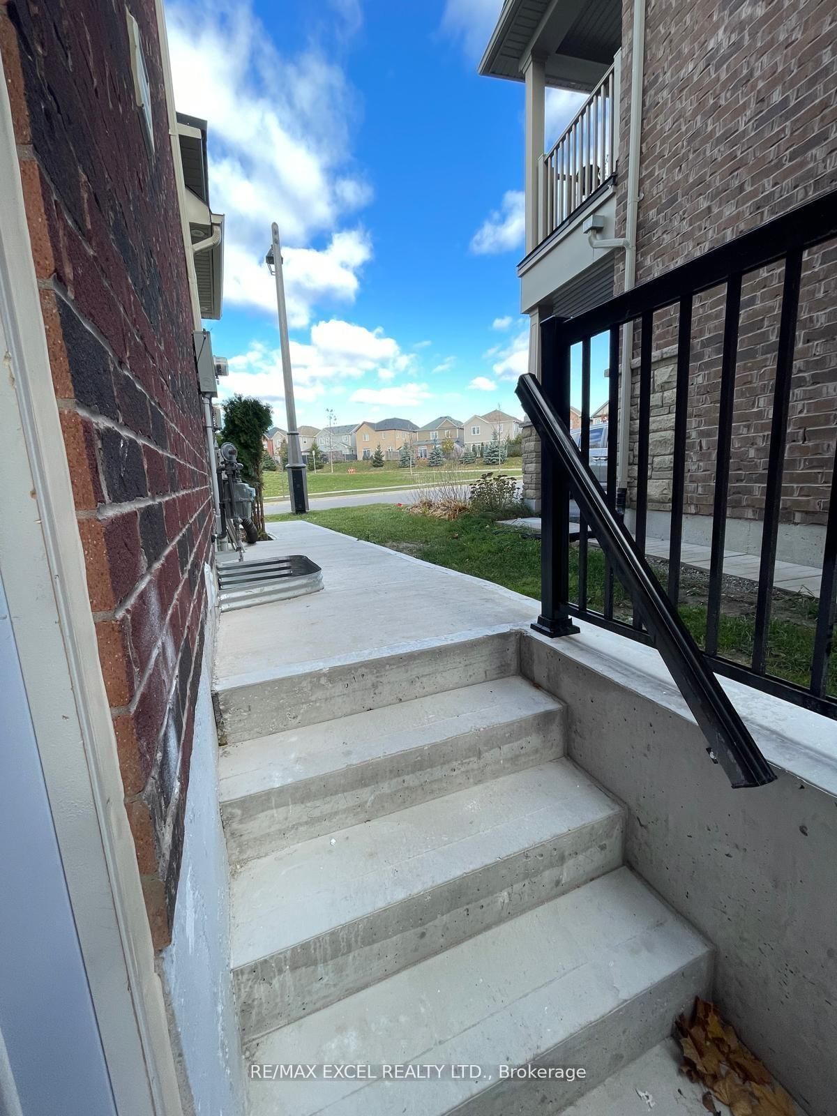 125 Sharavogue Avenue, Unit Basement - Photo 12