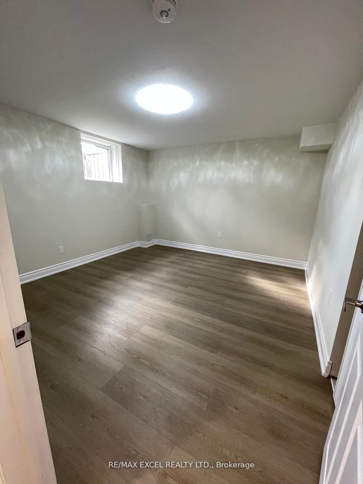 125 Sharavogue Avenue, Unit Basement - Photo 5