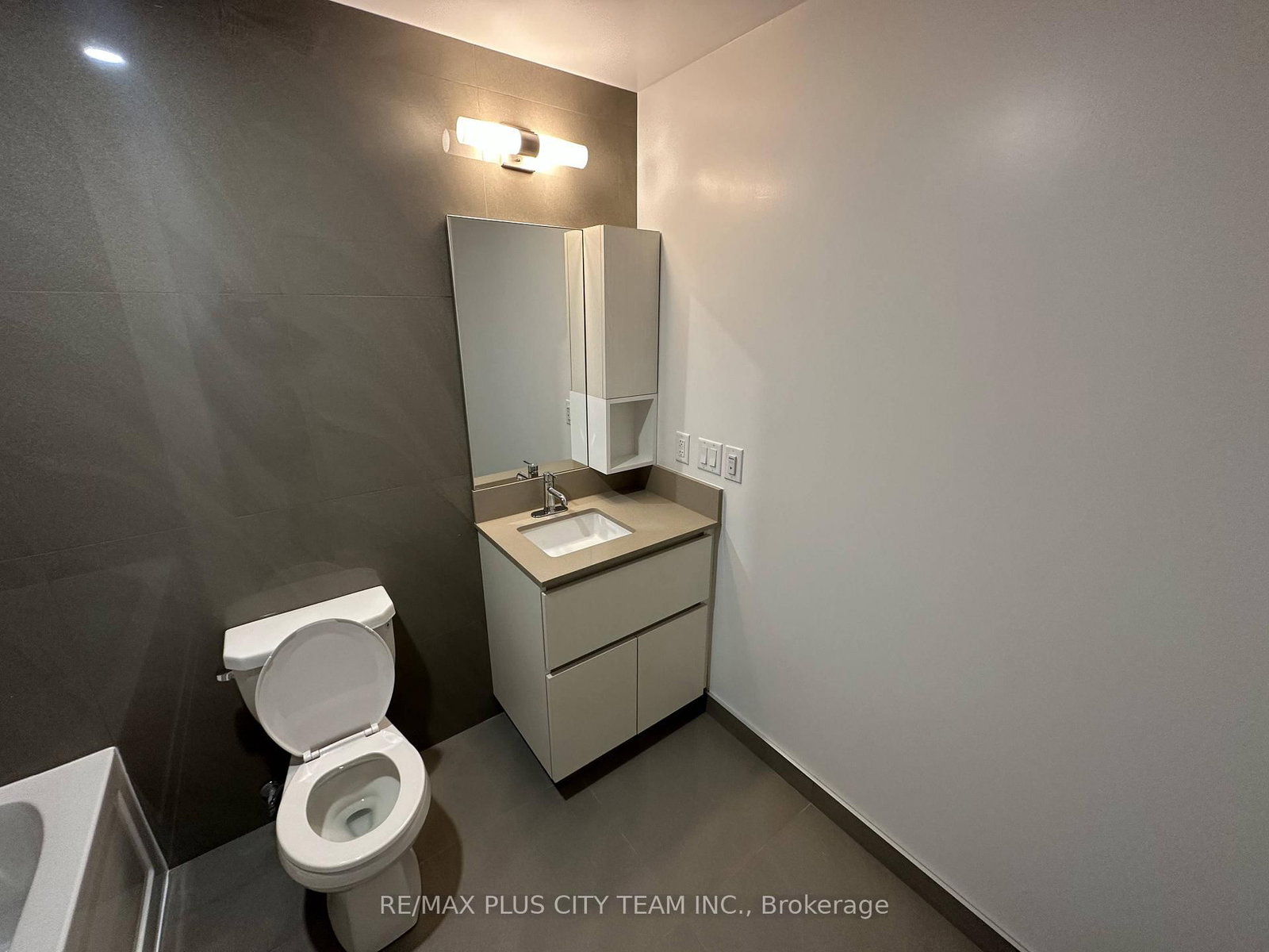 45 Baseball Place, Unit 811 - Photo 13