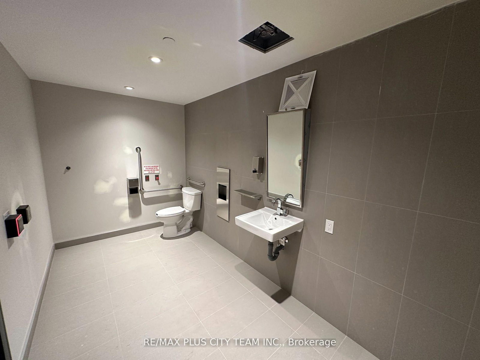 45 Baseball Place, Unit 811 - Photo 16