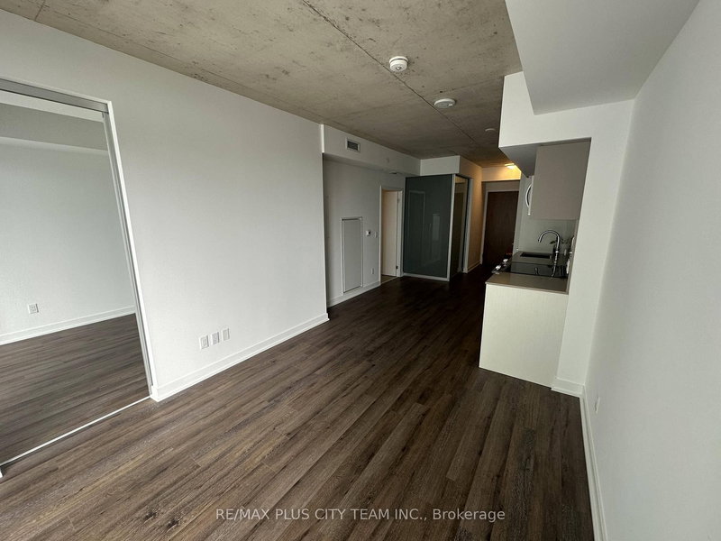 811 - 45 Baseball Pl, Toronto, M4M 0H1 | Image 3