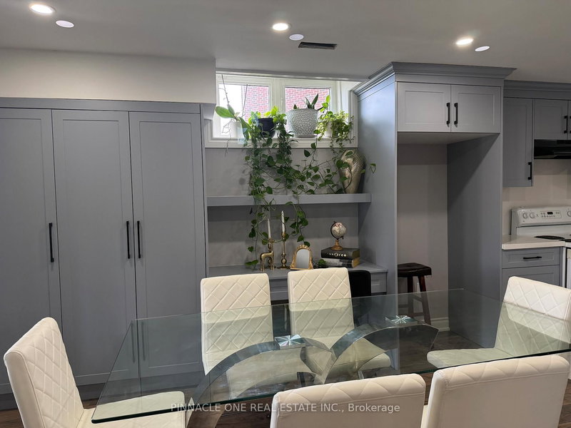 23 Purdy Pl, Clarington, L1C 0V2 | Image 2