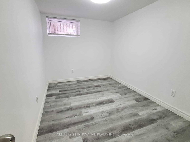 991 Hortop St, Oshawa, L1G 4P4 | Image 3