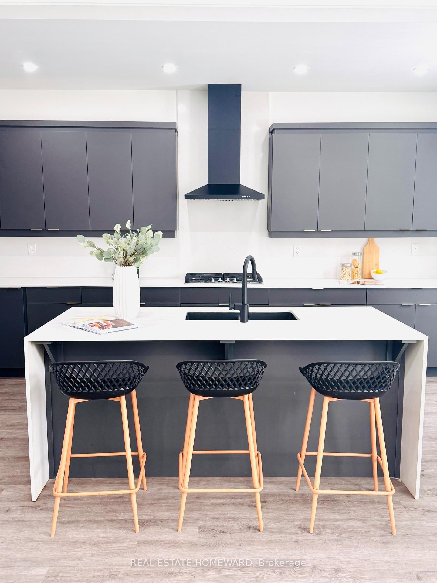 30 Frank Lloyd Wright Street - Photo 3