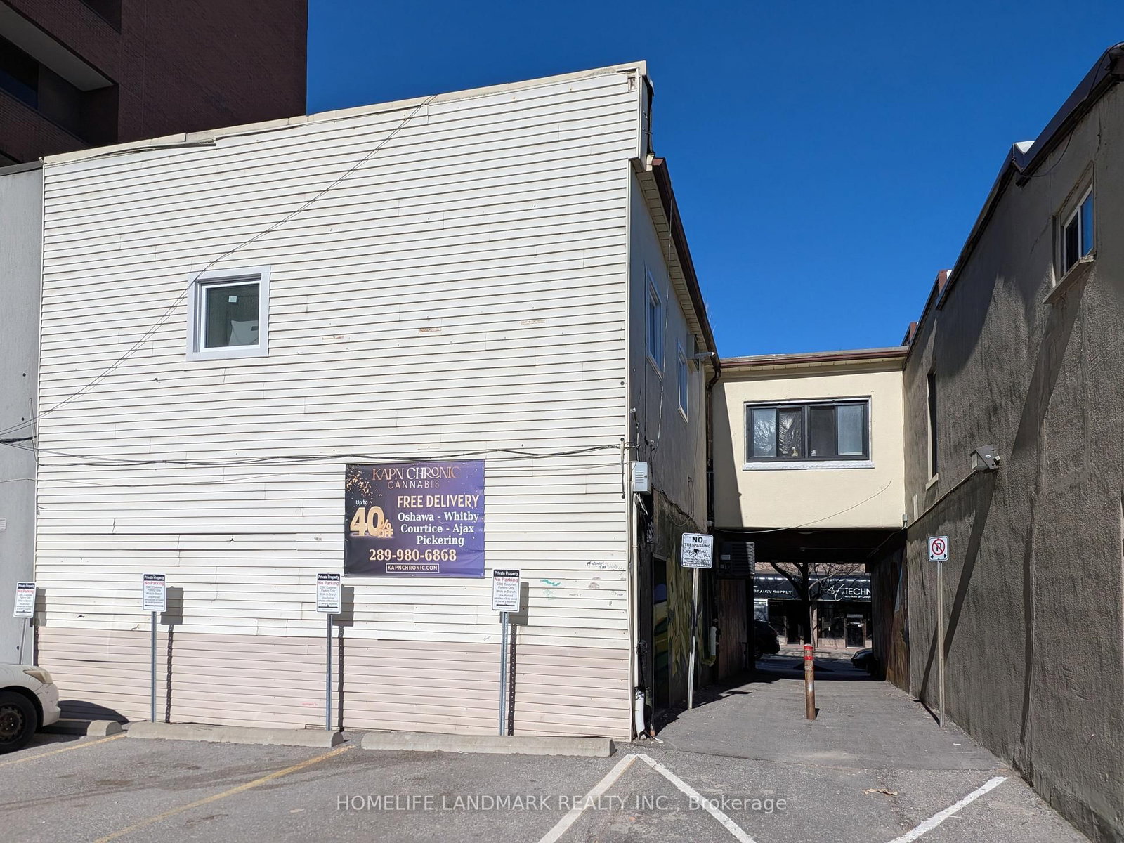 12 Simcoe Street S - Photo 3