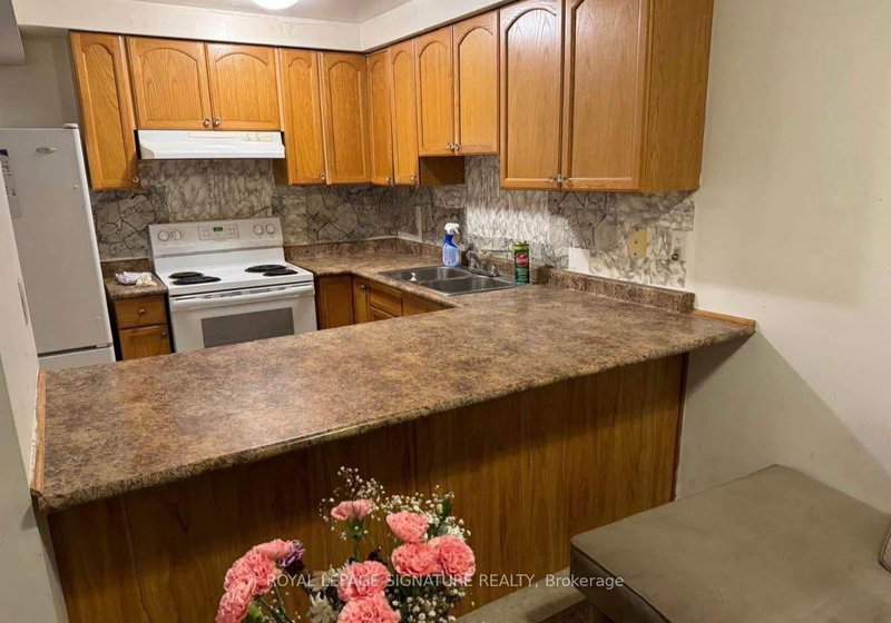 1585 Avonmore Sq, Pickering, L1V 7H5 | Image 3