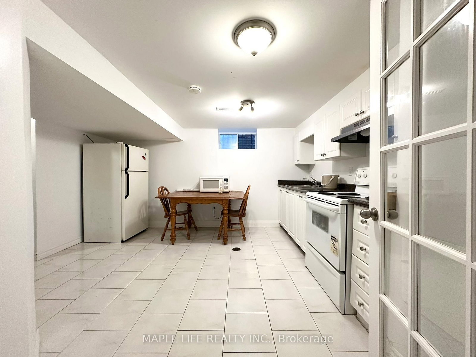 37 Pinemeadow Boulevard, Unit Bsmt - Photo 8