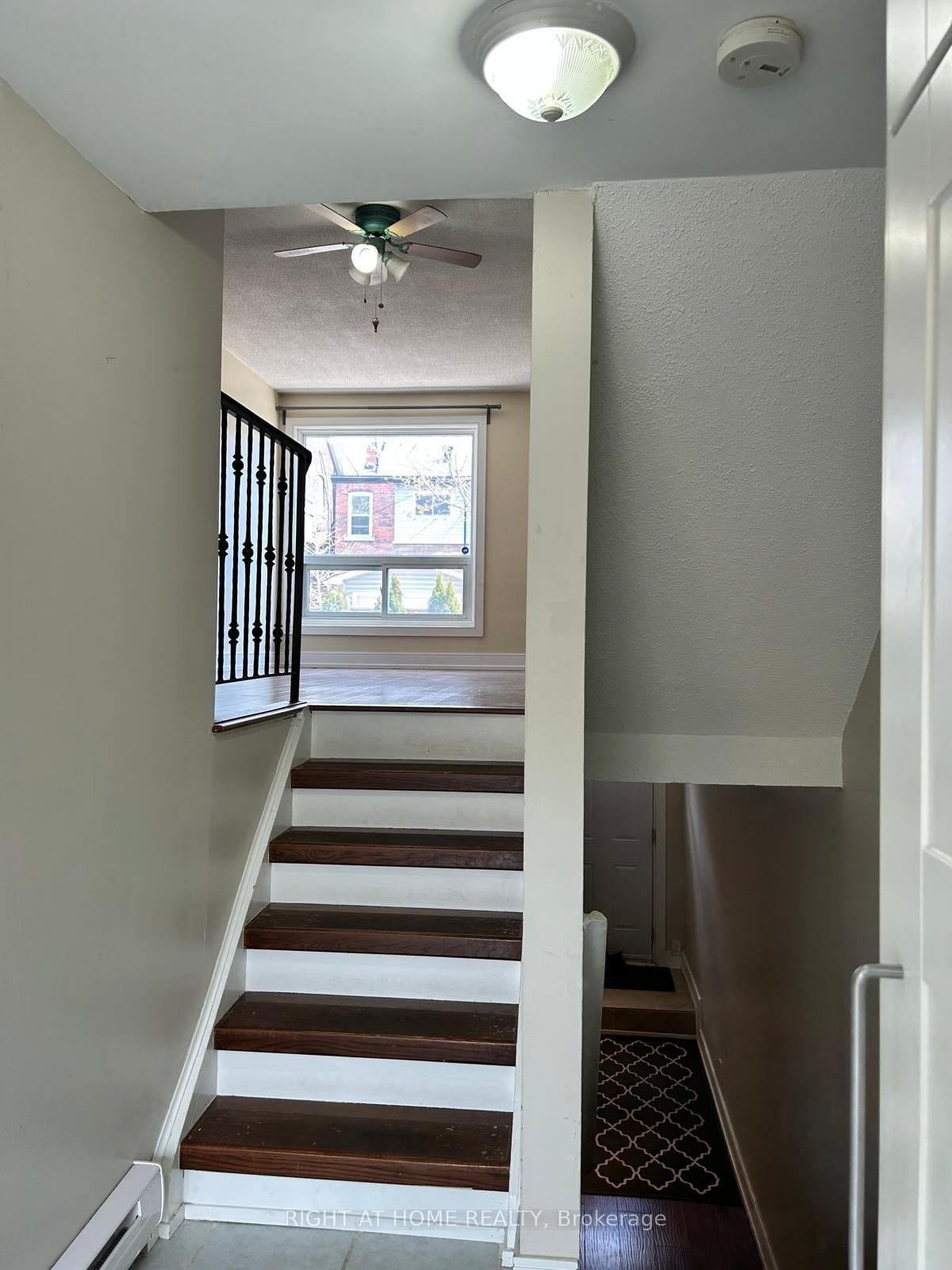 1666 Queen Street E, Unit 2 - Photo 10