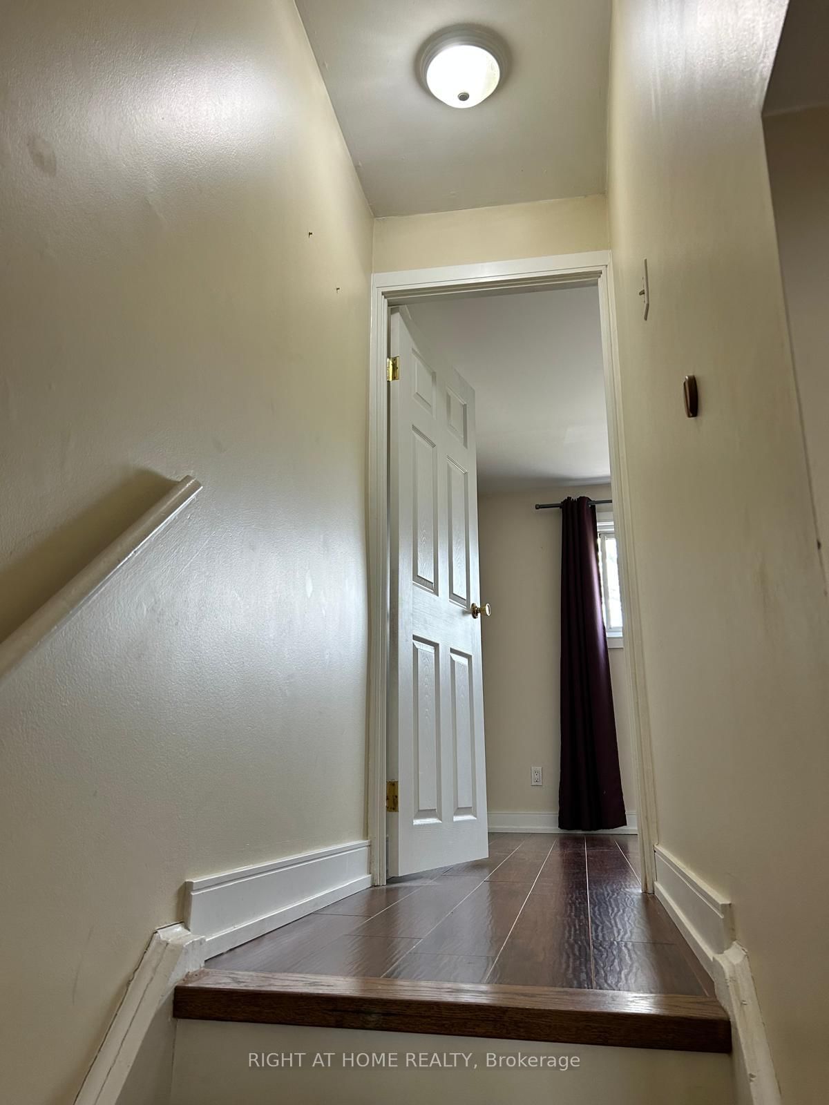 1666 Queen Street E, Unit 2 - Photo 13