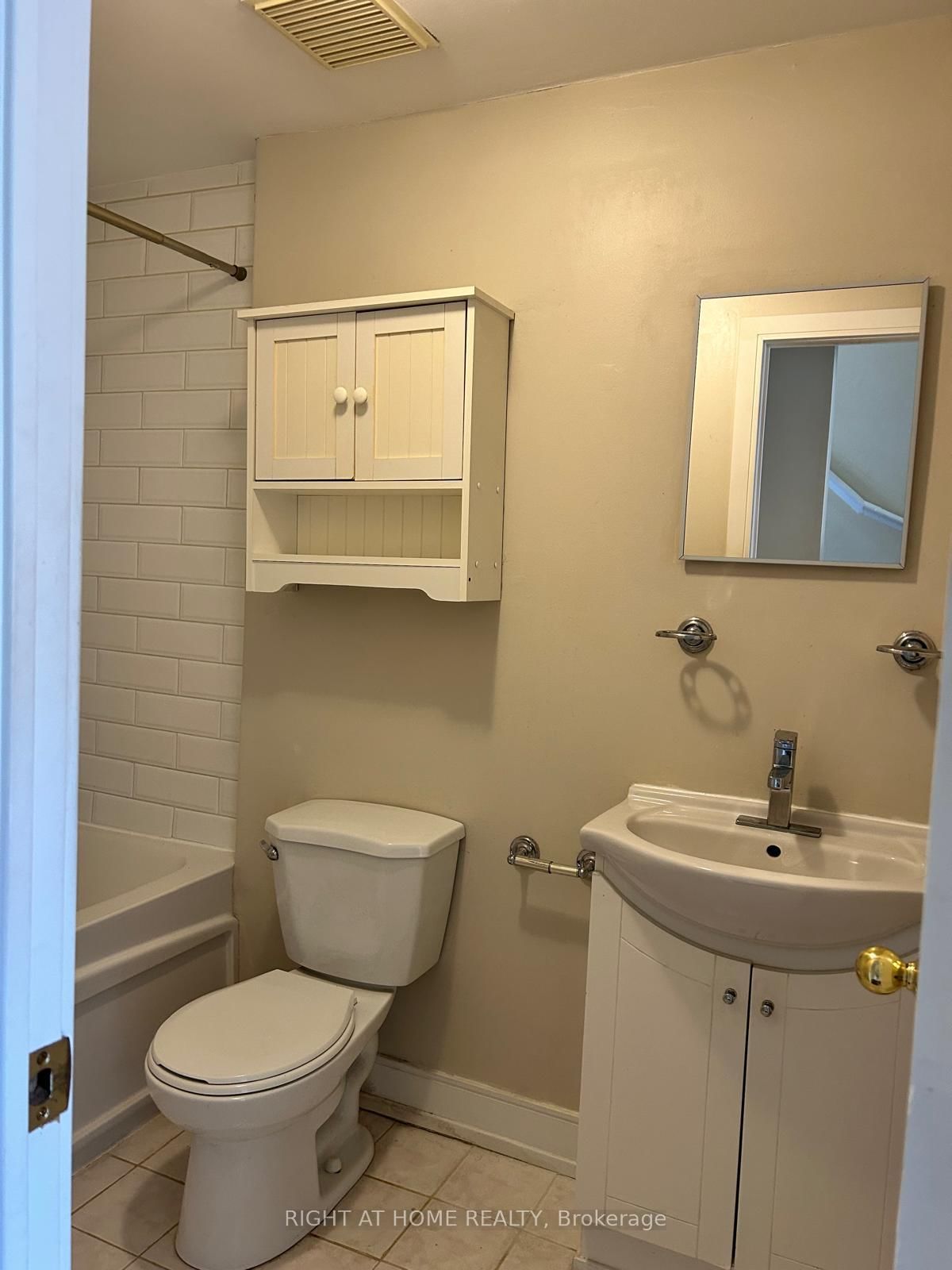 1666 Queen Street E, Unit 2 - Photo 14