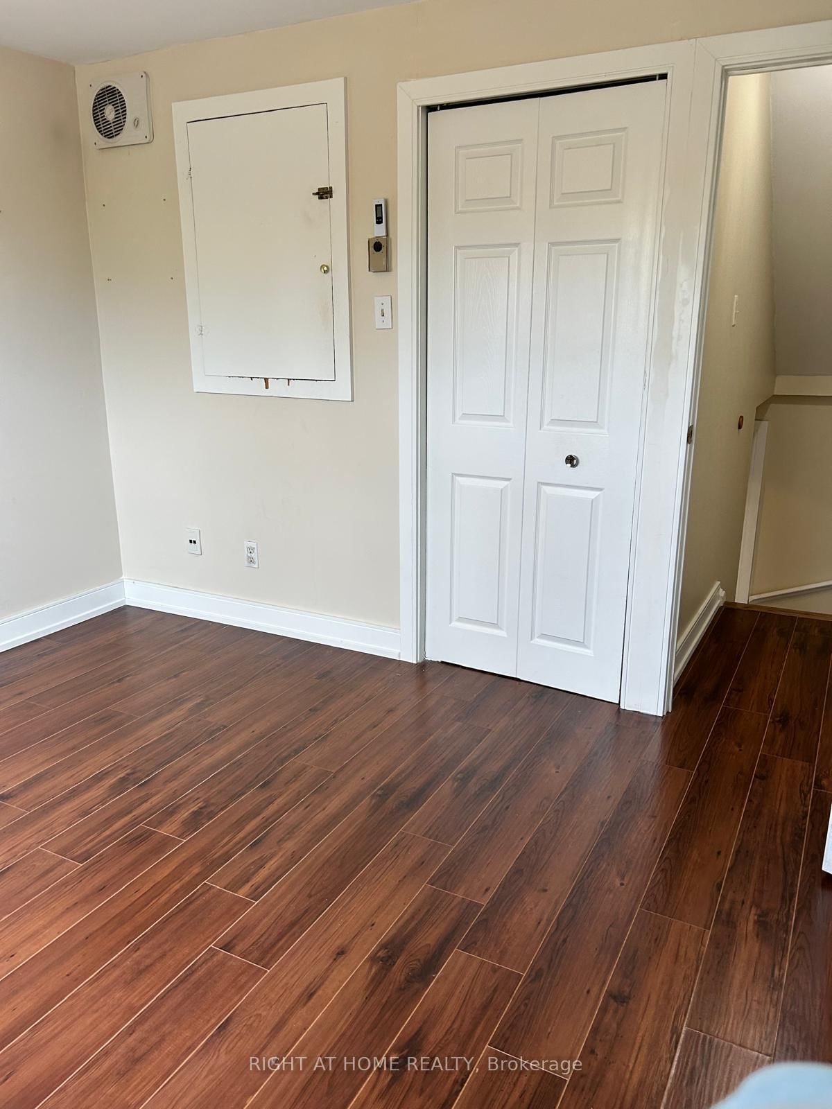 1666 Queen Street E, Unit 2 - Photo 19