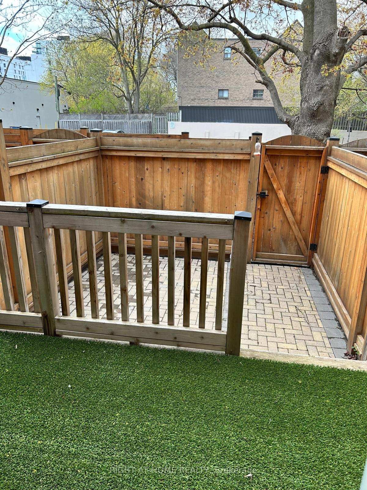 1666 Queen Street E, Unit 2 - Photo 21