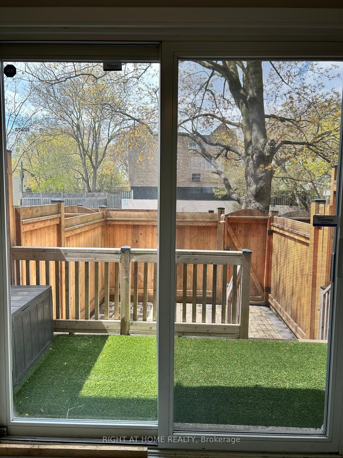 1666 Queen Street E, Unit 2 - Photo 23