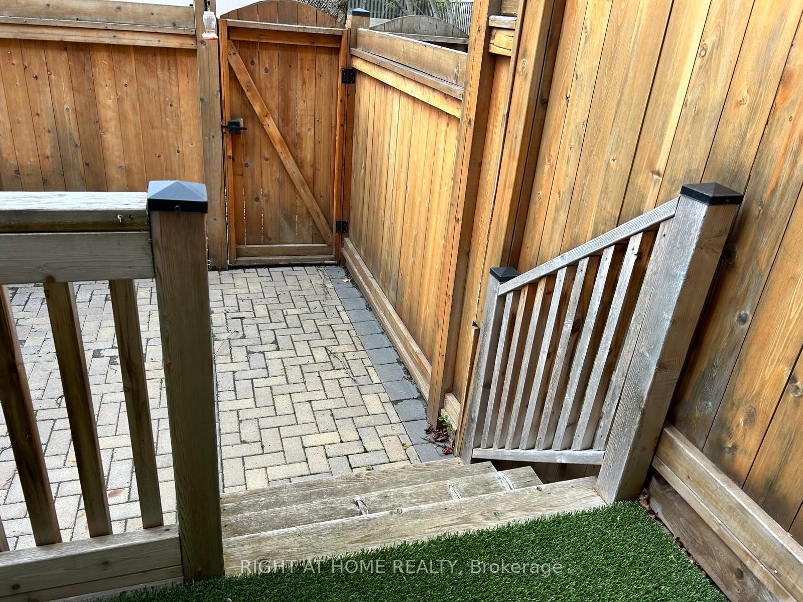 1666 Queen Street E, Unit 2 - Photo 26