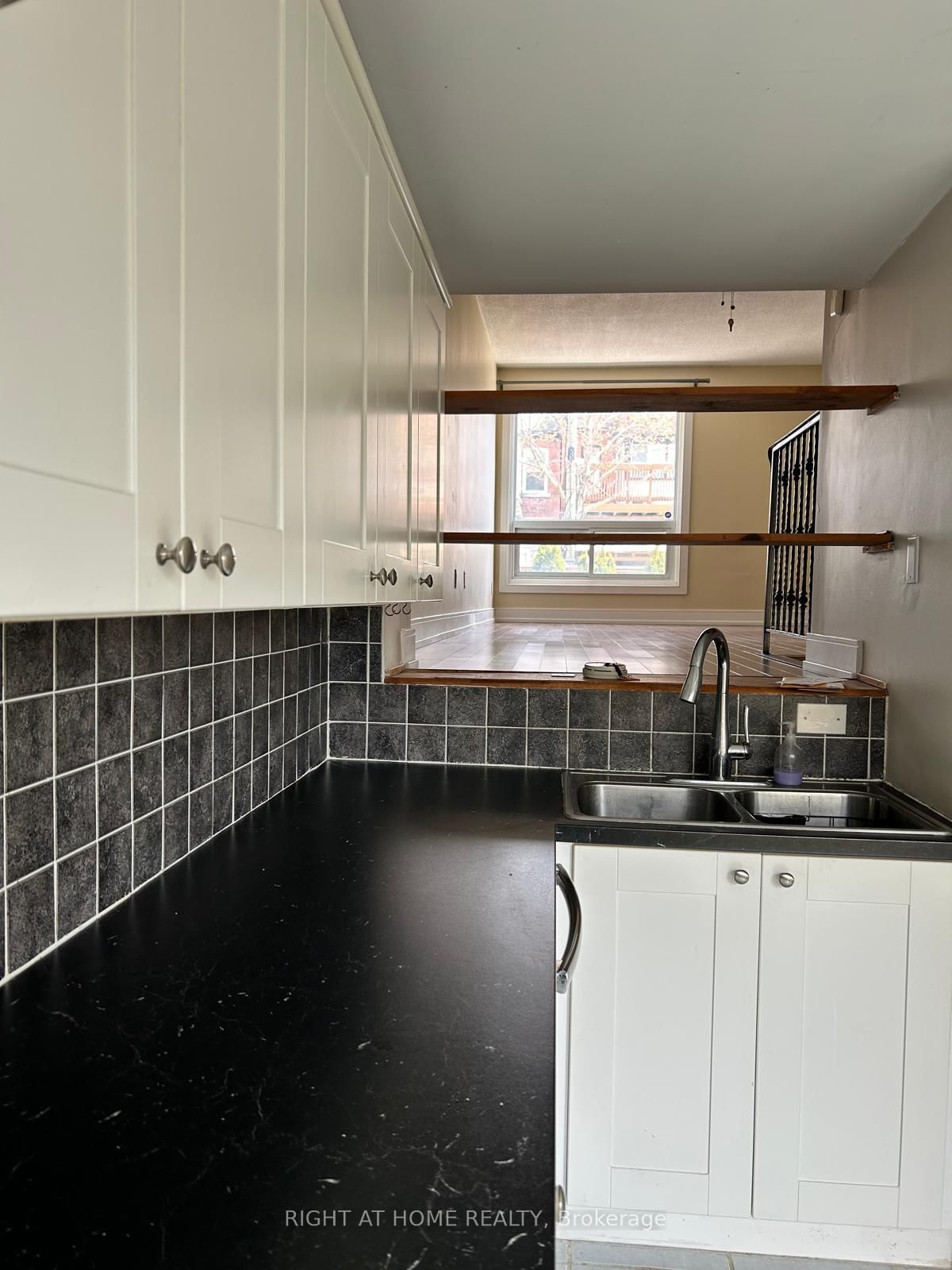 1666 Queen Street E, Unit 2 - Photo 6