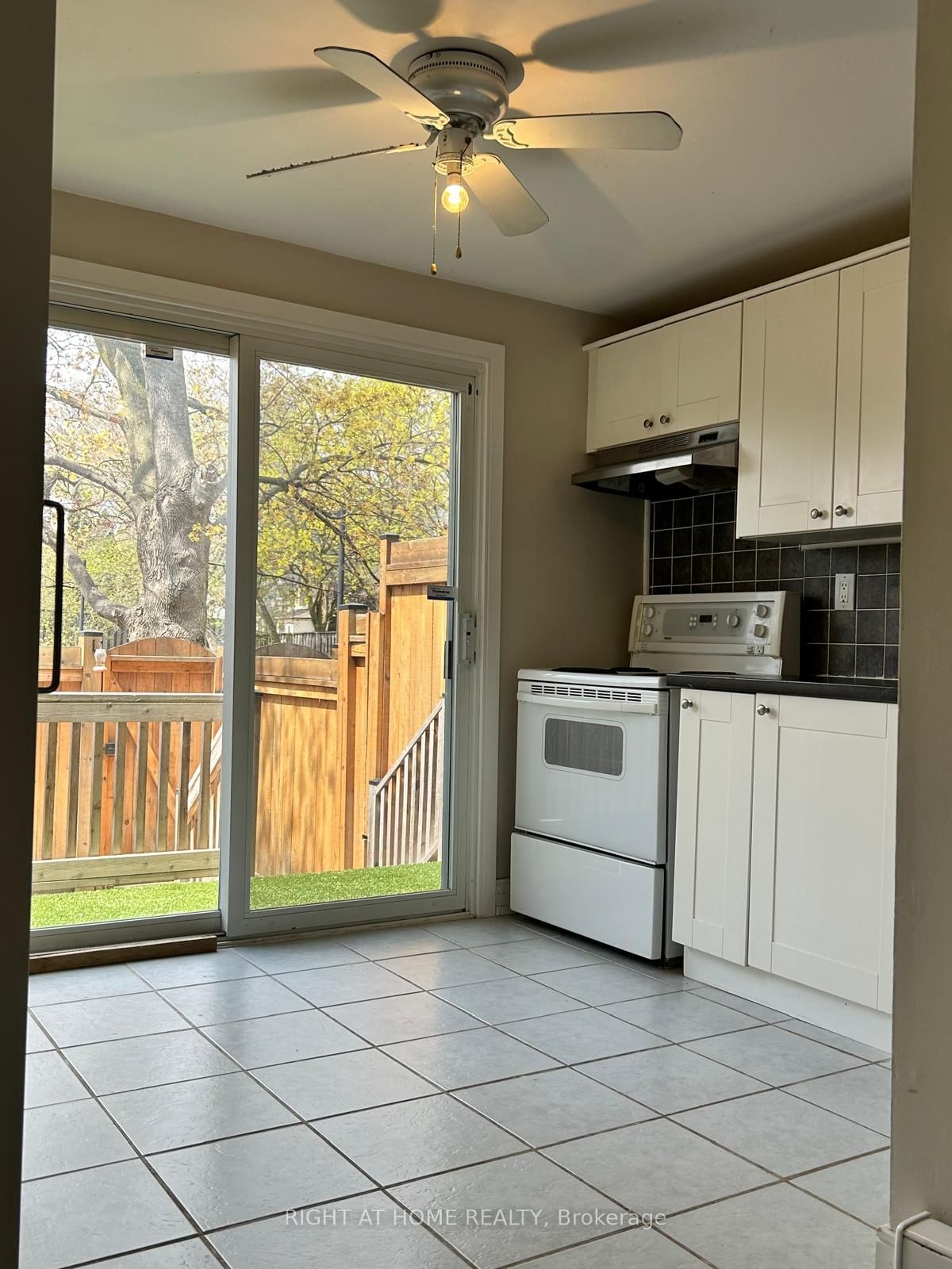 1666 Queen Street E, Unit 2 - Photo 8